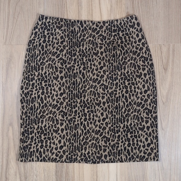 Briggs New York Dresses & Skirts - Briggs Leopard Print Cotton Mini Skirt